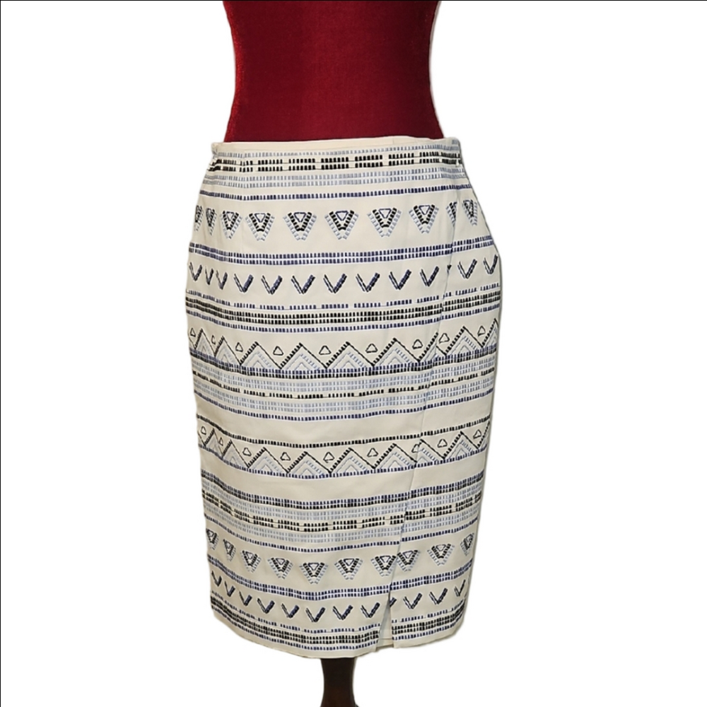 White House Black Market Patterned White and Blue Women's Skirt Sizes 8